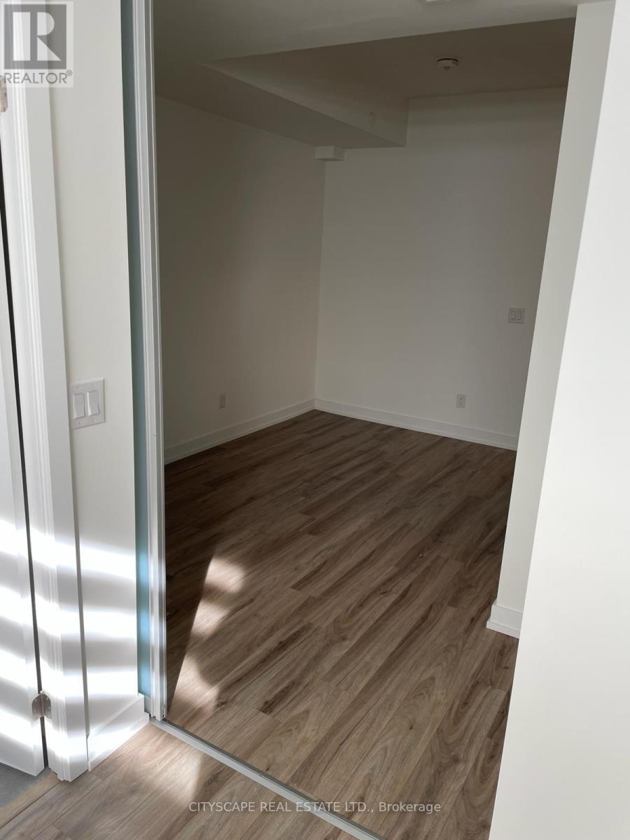 4 - 861 Sheppard Avenue W, Toronto, ON - Indoor Photo Showing Other Room