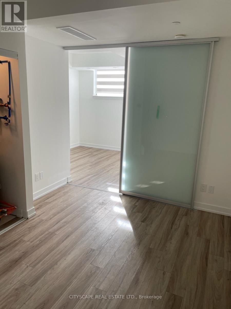 4 - 861 Sheppard Avenue W, Toronto, ON - Indoor Photo Showing Other Room