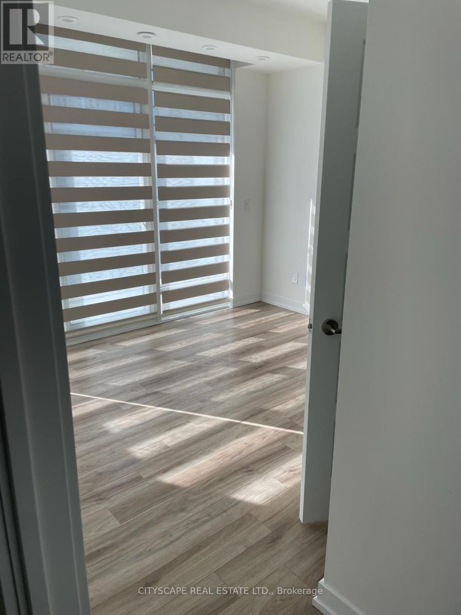 4 - 861 Sheppard Avenue W, Toronto, ON - Indoor Photo Showing Other Room