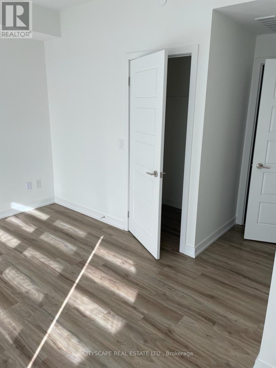 4 - 861 Sheppard Avenue W, Toronto, ON - Indoor Photo Showing Other Room