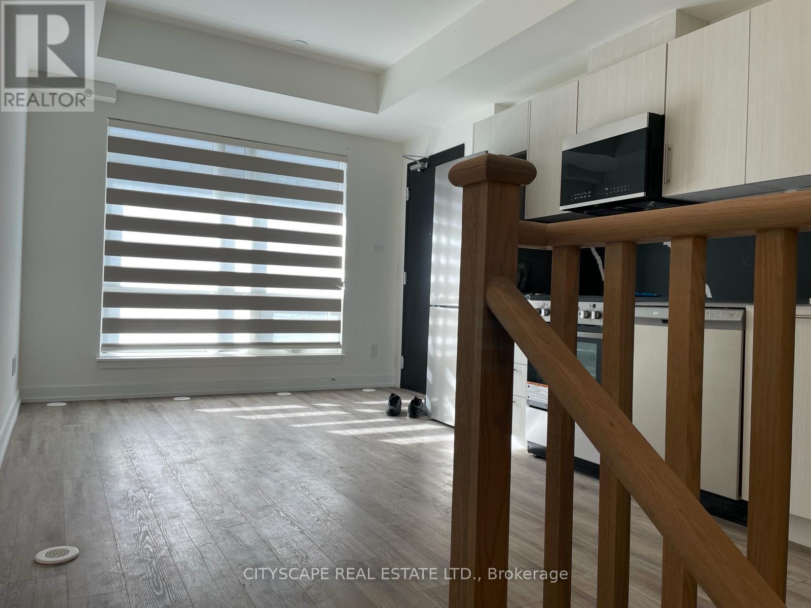 4 - 861 Sheppard Avenue W, Toronto, ON - Indoor Photo Showing Other Room