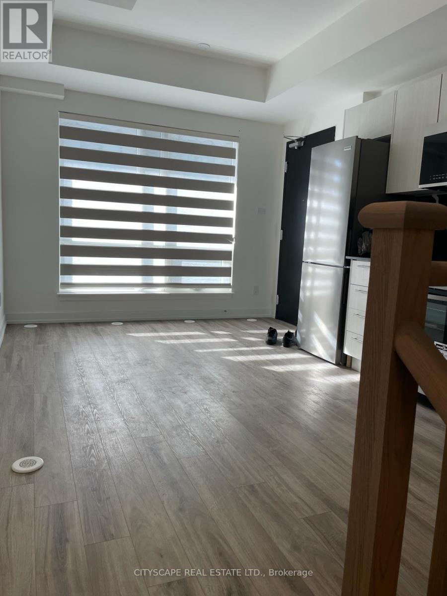 4 - 861 Sheppard Avenue W, Toronto, ON - Indoor Photo Showing Other Room