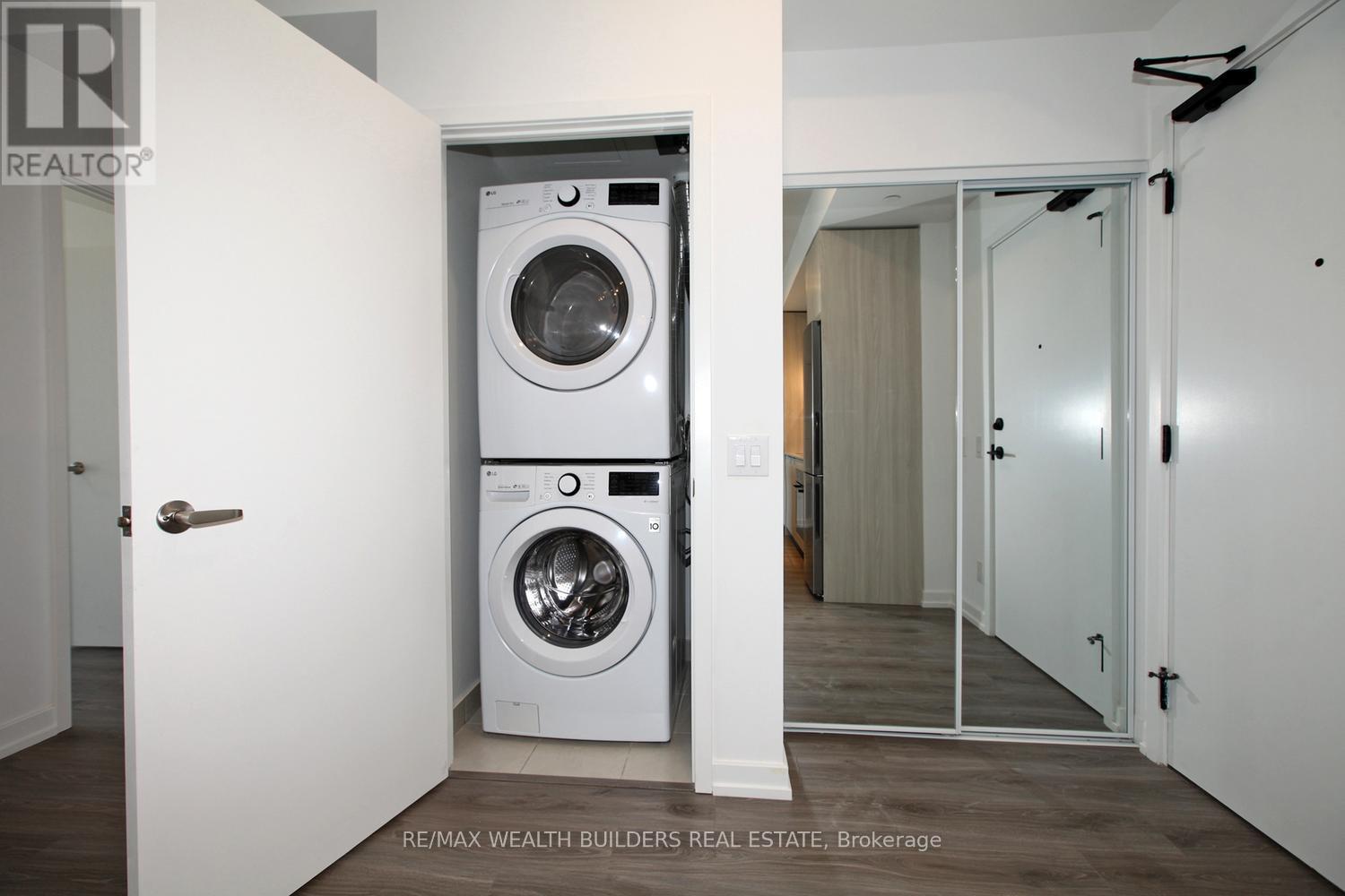 502 - 20 Tubman Avenue, Toronto, ON - Indoor Photo Showing Laundry Room