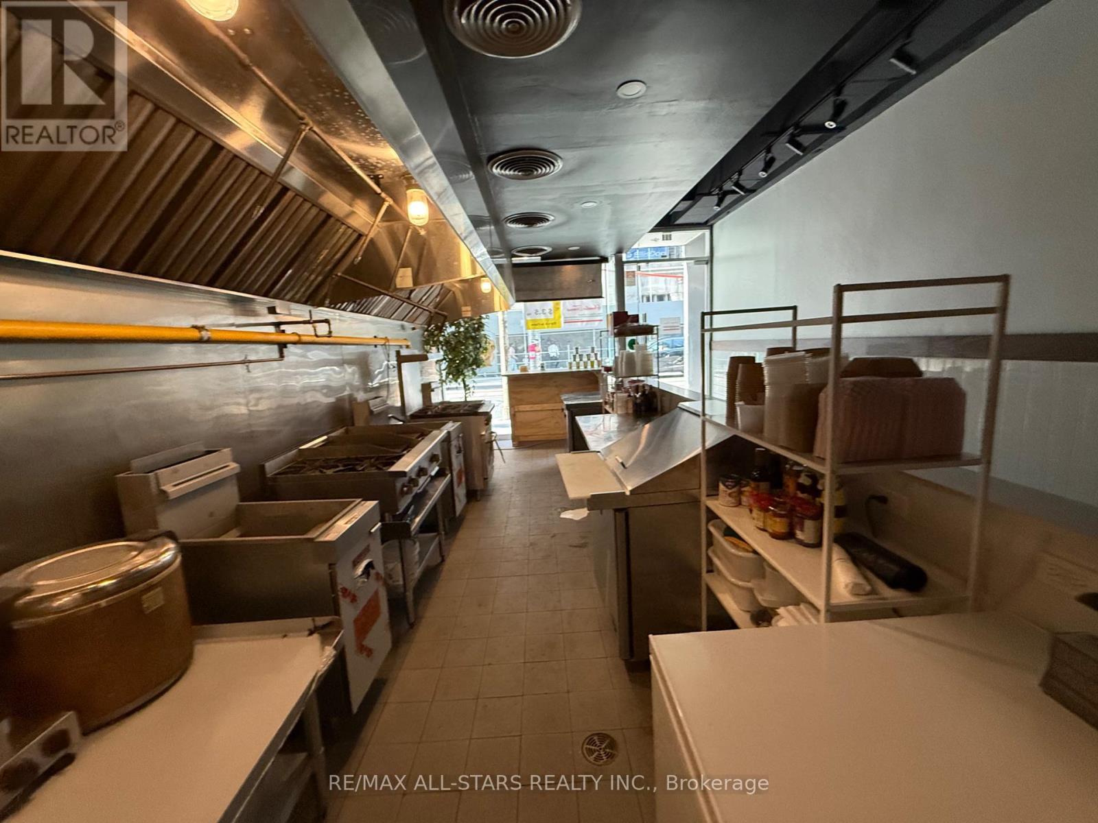 Unit C - 209 Dundas Street W, Toronto, ON