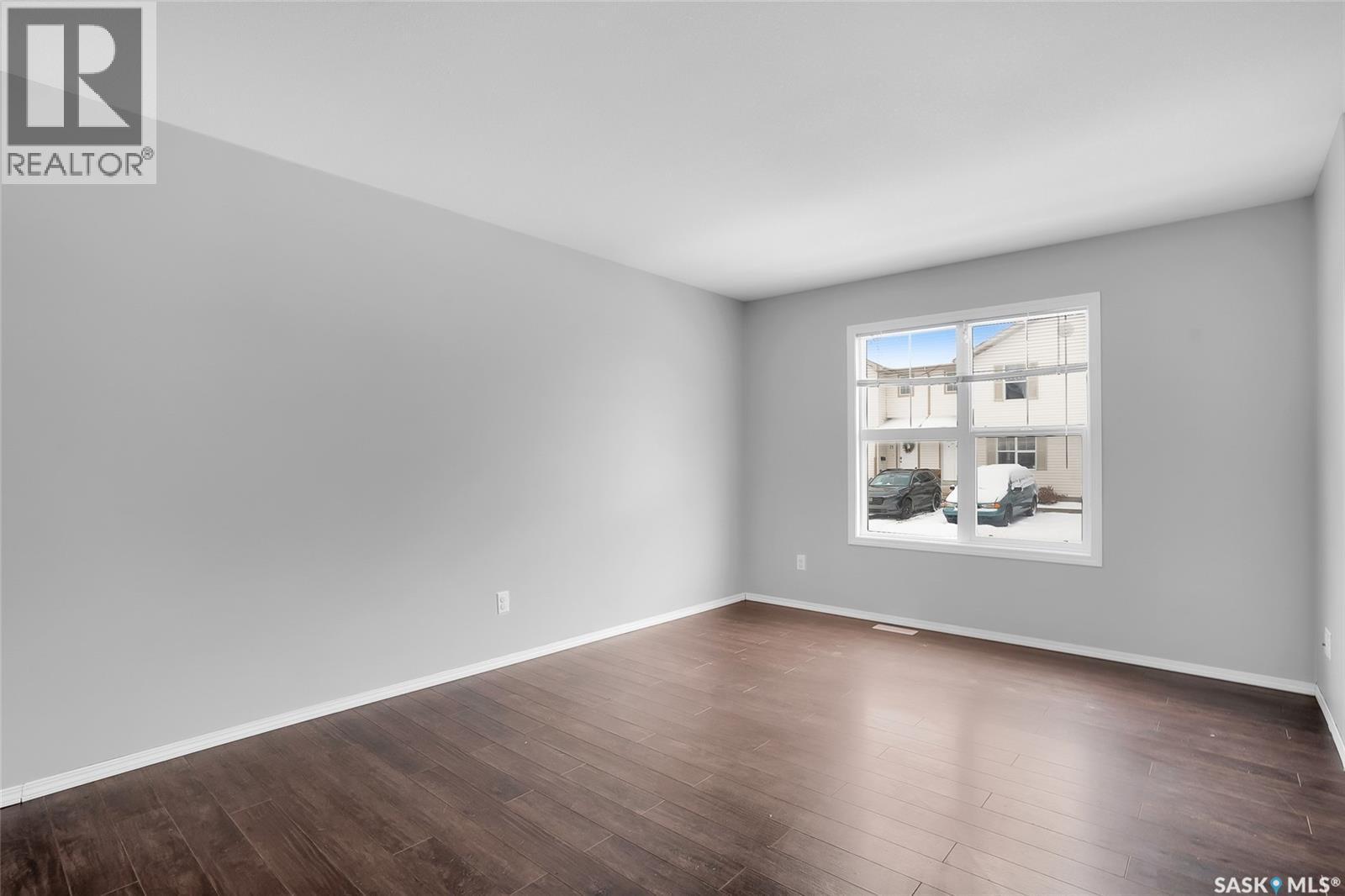 20 135 Pawlychenko Lane, Saskatoon, SK - Indoor