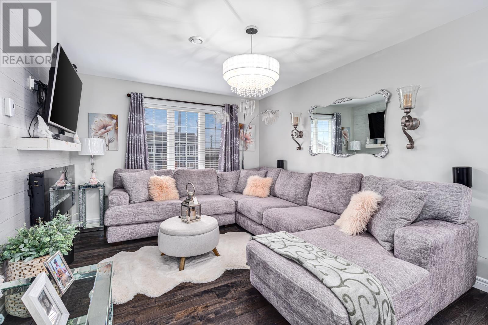 28 Finlaystone Drive, Mount Pearl, NL - Indoor Photo Showing Living Room