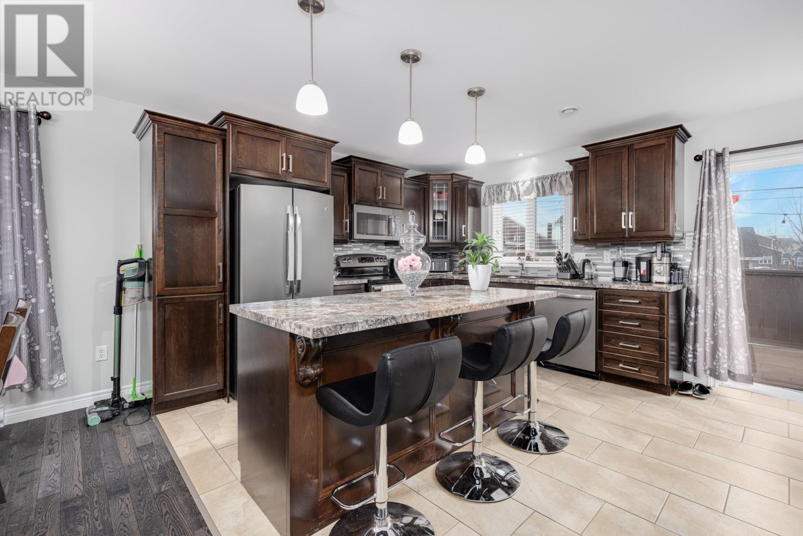 28 Finlaystone Drive, Mount Pearl, NL - Indoor Photo Showing Kitchen With Upgraded Kitchen