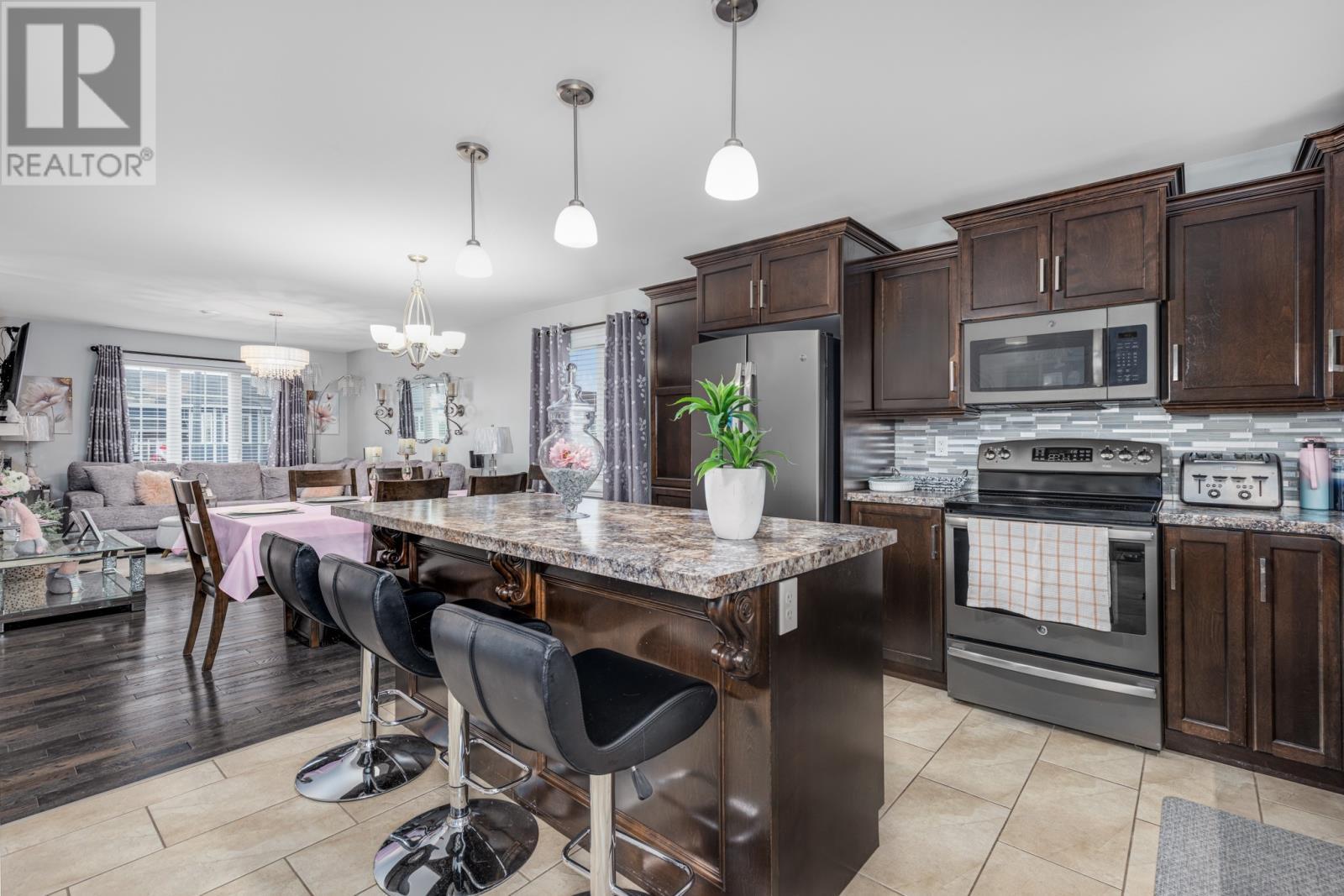 28 Finlaystone Drive, Mount Pearl, NL - Indoor Photo Showing Kitchen With Upgraded Kitchen