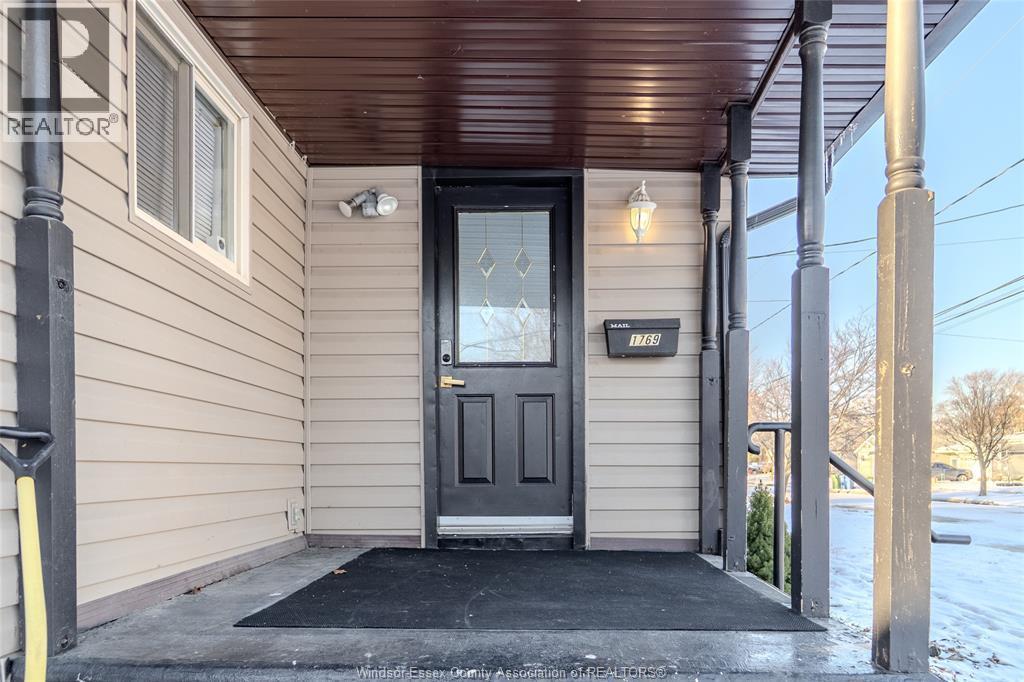 1769 Balfour Boulevard, Windsor, ON - Outdoor With Exterior