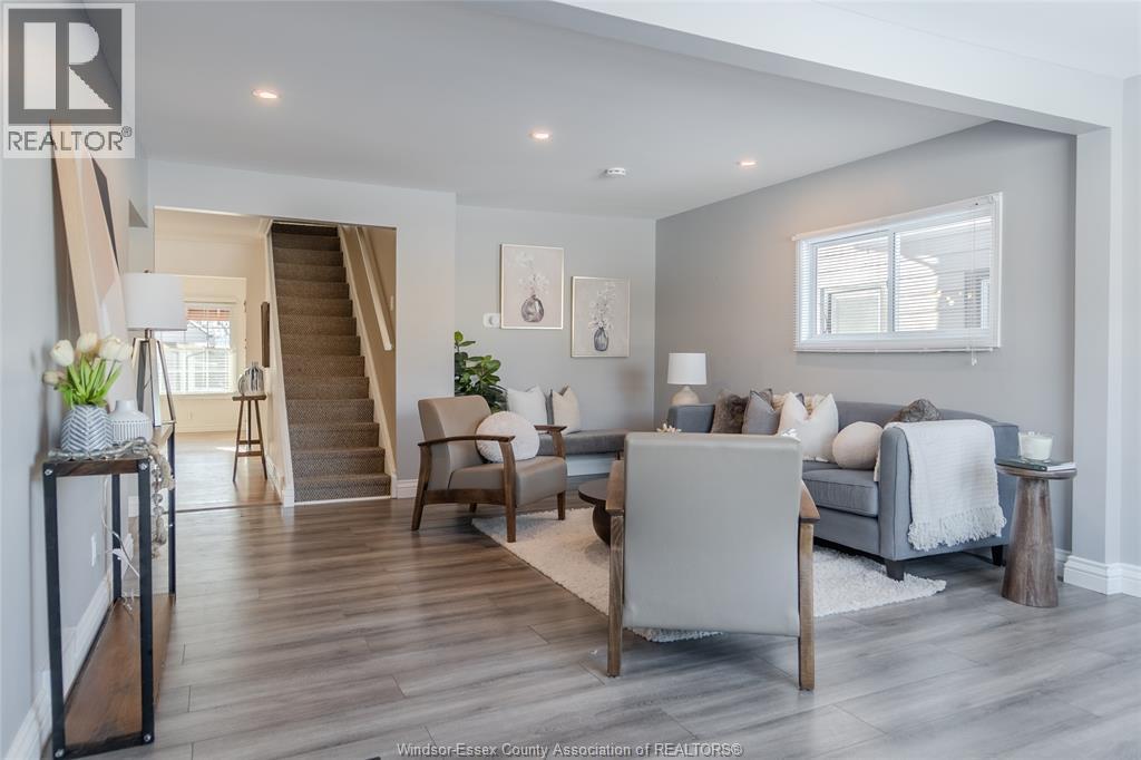 1769 Balfour Boulevard, Windsor, ON - Indoor Photo Showing Living Room