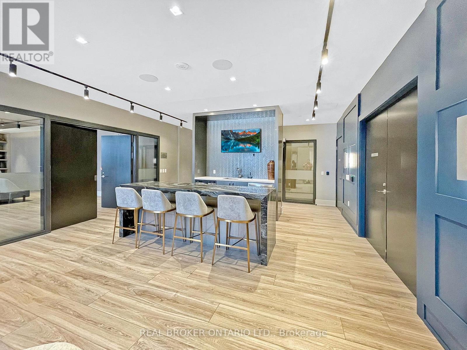 2705 - 286 Main Street, Toronto, ON - Indoor Photo Showing Dining Room