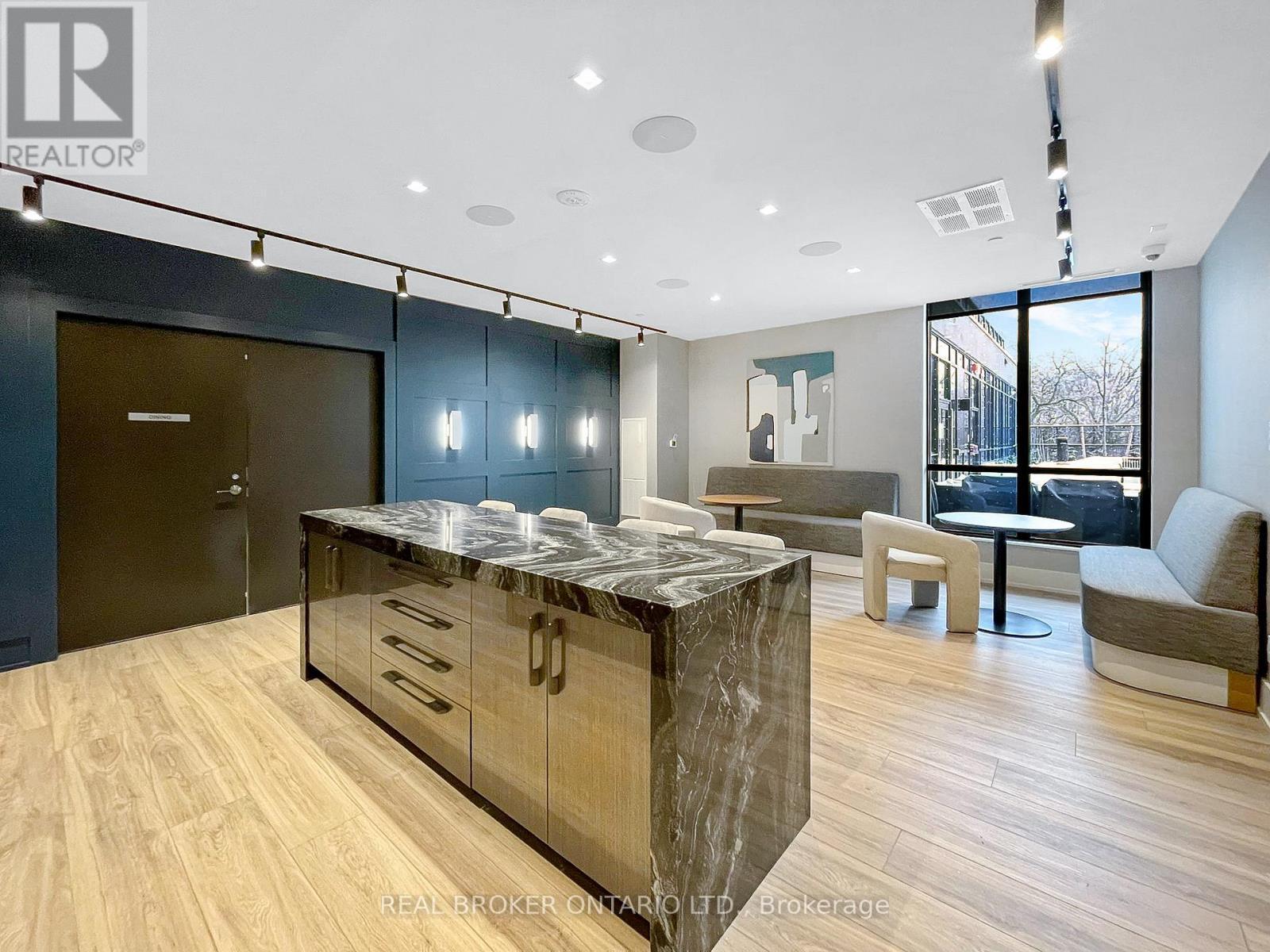 2705 - 286 Main Street, Toronto, ON - Indoor