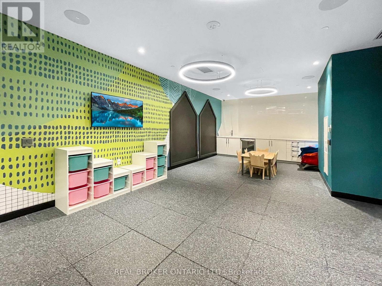 2705 - 286 Main Street, Toronto, ON - Indoor Photo Showing Other Room