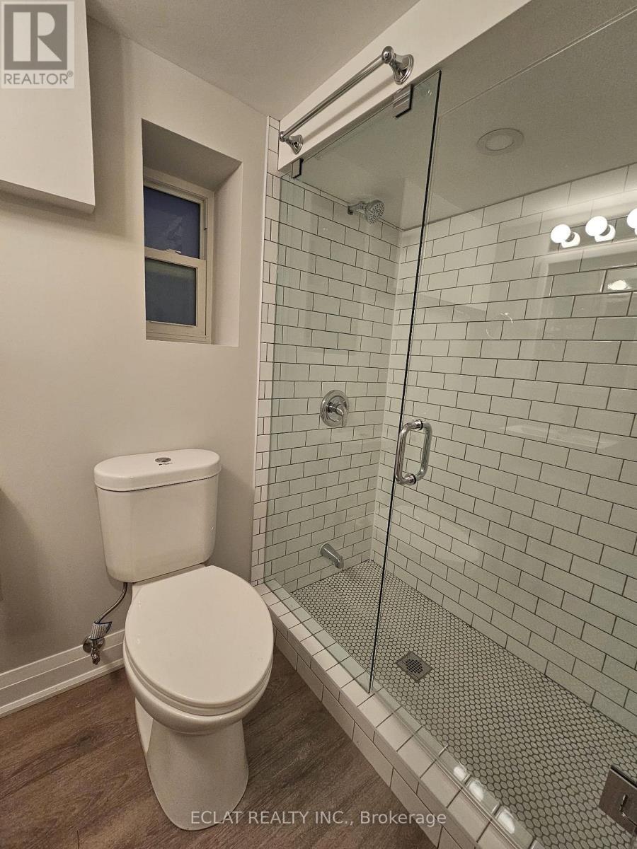Unit 2 - 50 East 24Th Street, Hamilton, ON - Indoor Photo Showing Bathroom