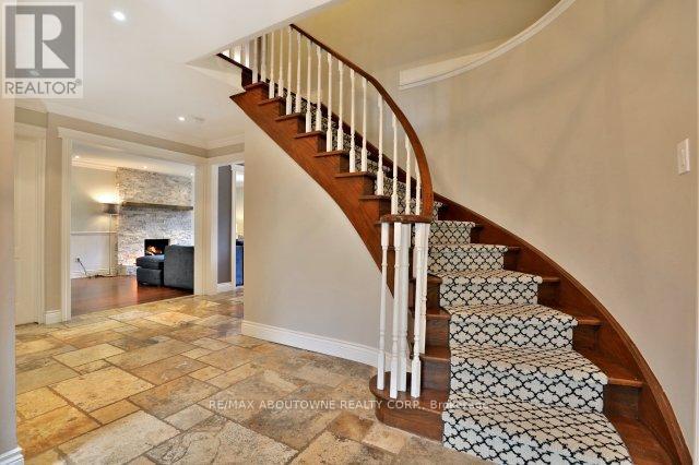 263 Princess Royal Court, Oakville, ON - Indoor Photo Showing Other Room