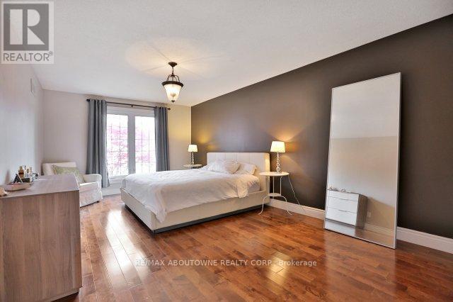 263 Princess Royal Court, Oakville, ON - Indoor Photo Showing Bedroom