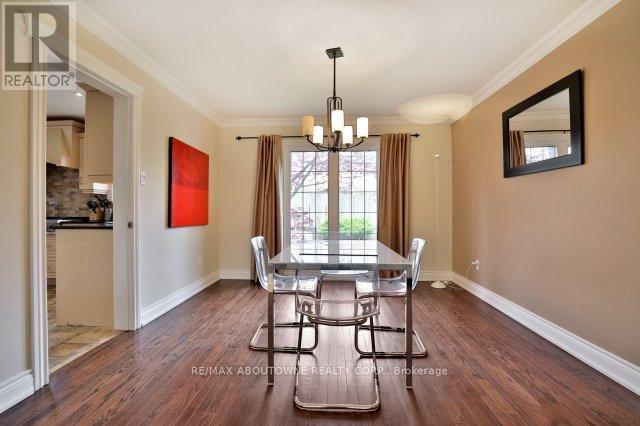 263 Princess Royal Court, Oakville, ON - Indoor Photo Showing Dining Room