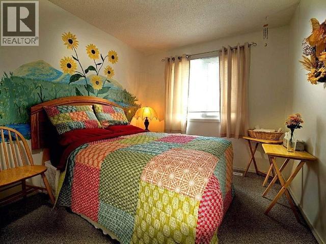 148 & 150 Dawson Drive, Faro, YT