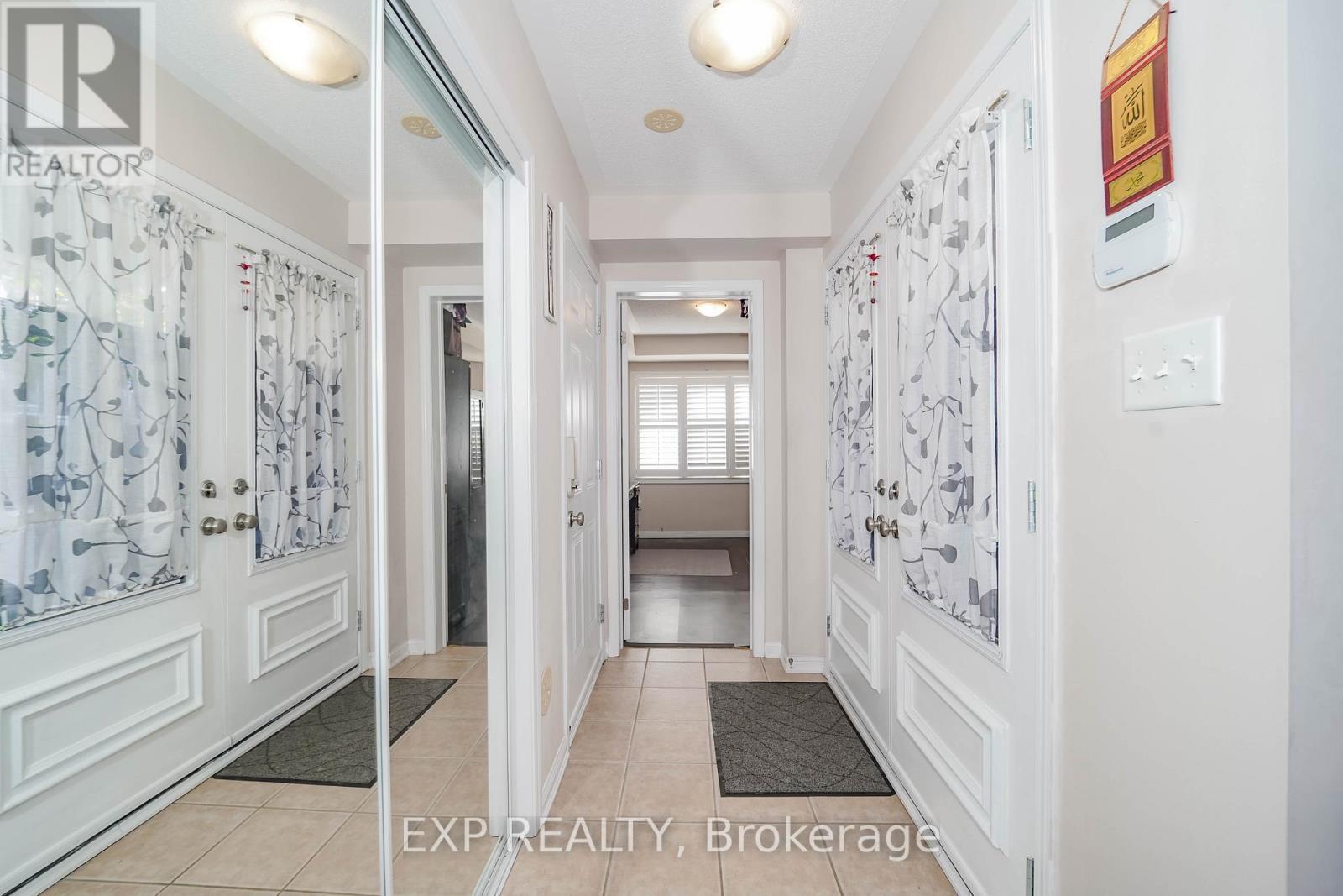 60 Deans Drive, Toronto, ON - Indoor Photo Showing Other Room