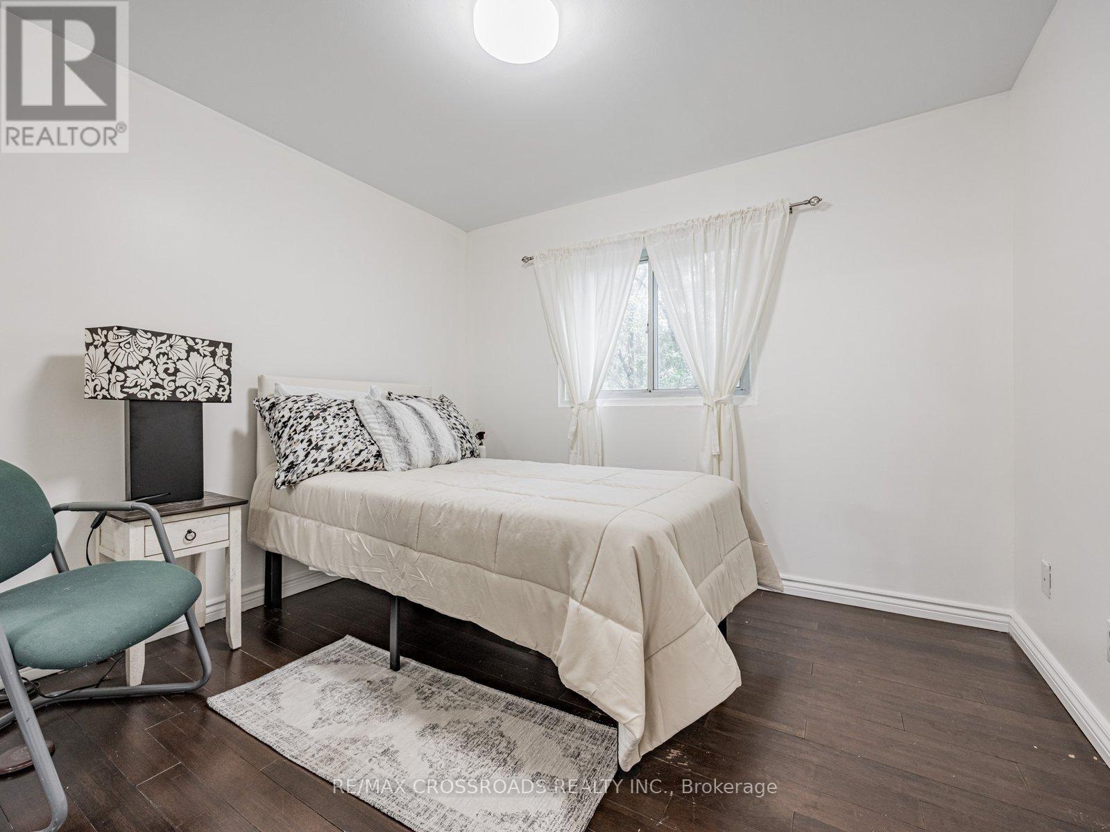 58 - 120 Beverly Glen Boulevard, Toronto, ON - Indoor Photo Showing Bedroom