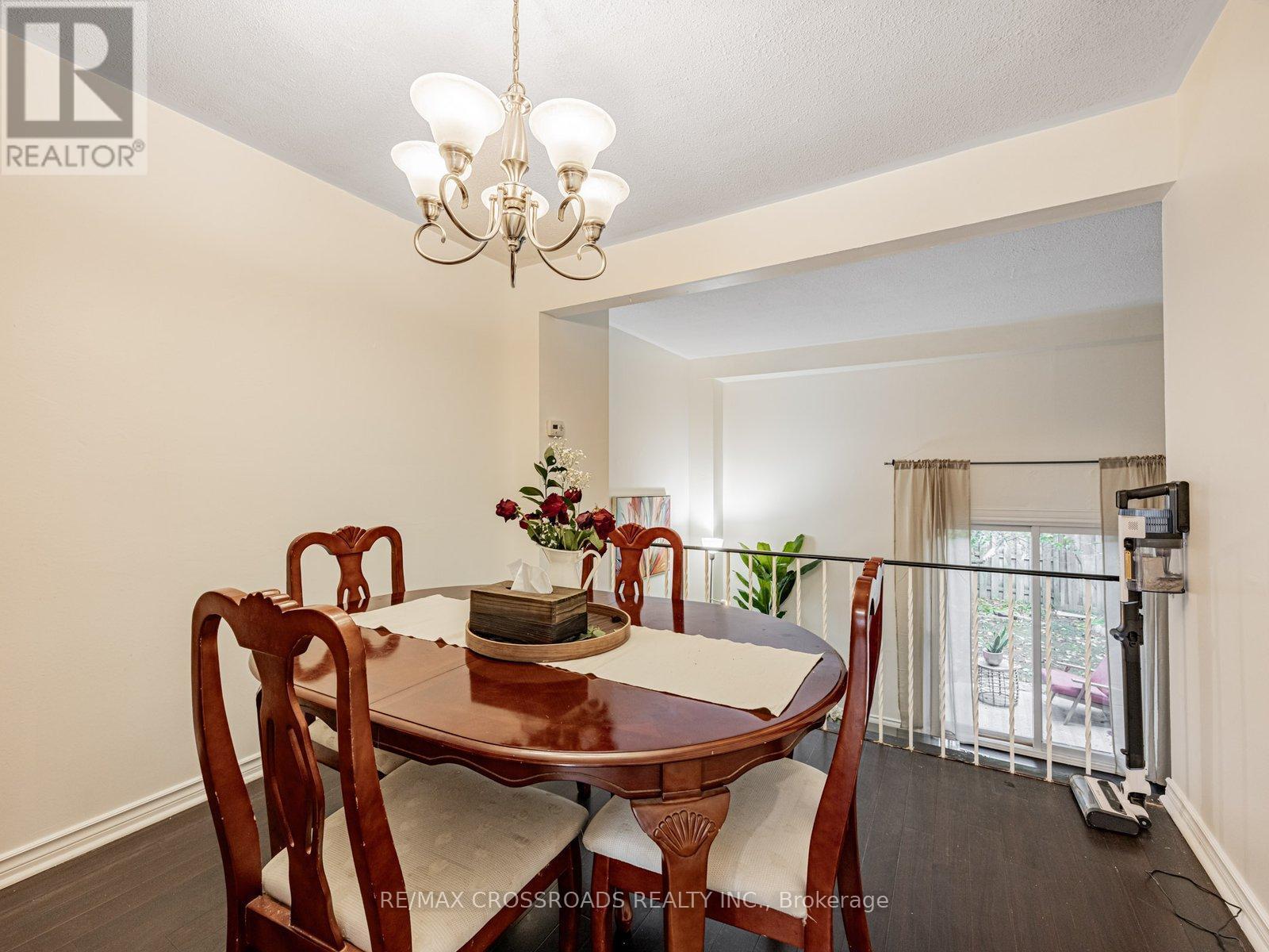 58 - 120 Beverly Glen Boulevard, Toronto, ON - Indoor Photo Showing Dining Room