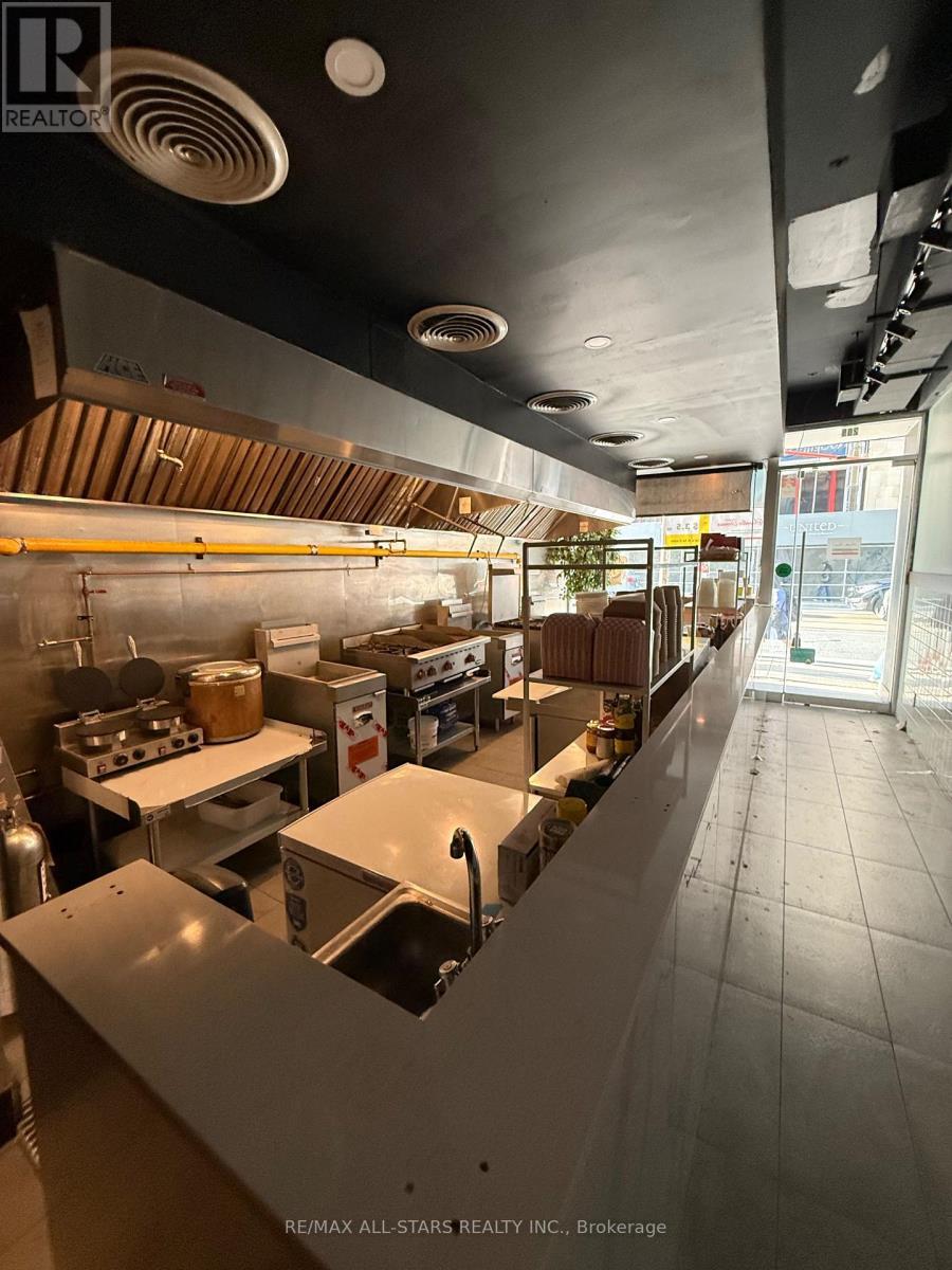 Unit B - 209 Dundas Street W, Toronto, ON