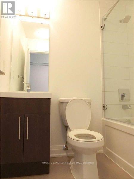51 - 780 Sheppard Avenue E, Toronto, ON - Indoor Photo Showing Bathroom