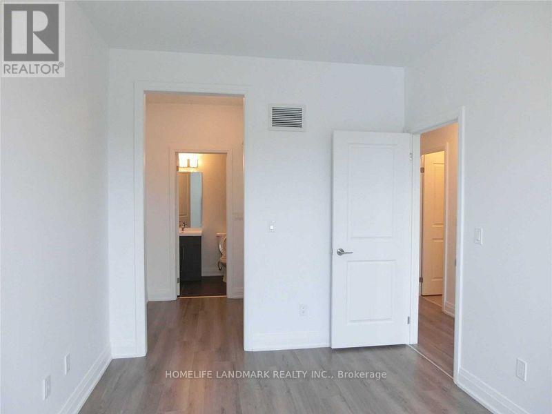 51 - 780 Sheppard Avenue E, Toronto, ON - Indoor Photo Showing Other Room