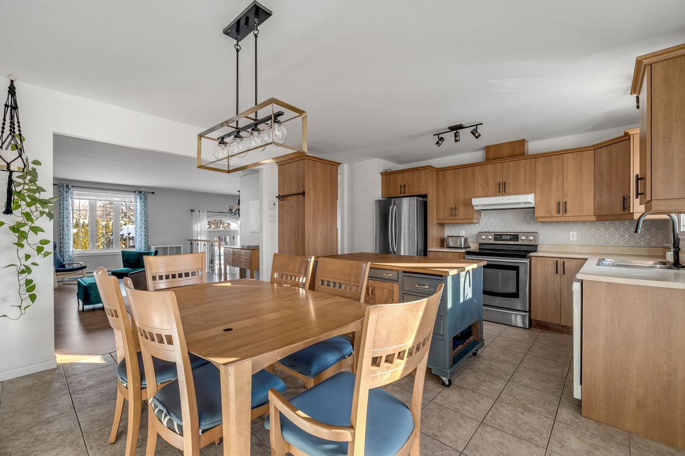 Salle à manger - 7305Z - 7307Z Av. Des Faisans, Québec (Charlesbourg), QC - Indoor