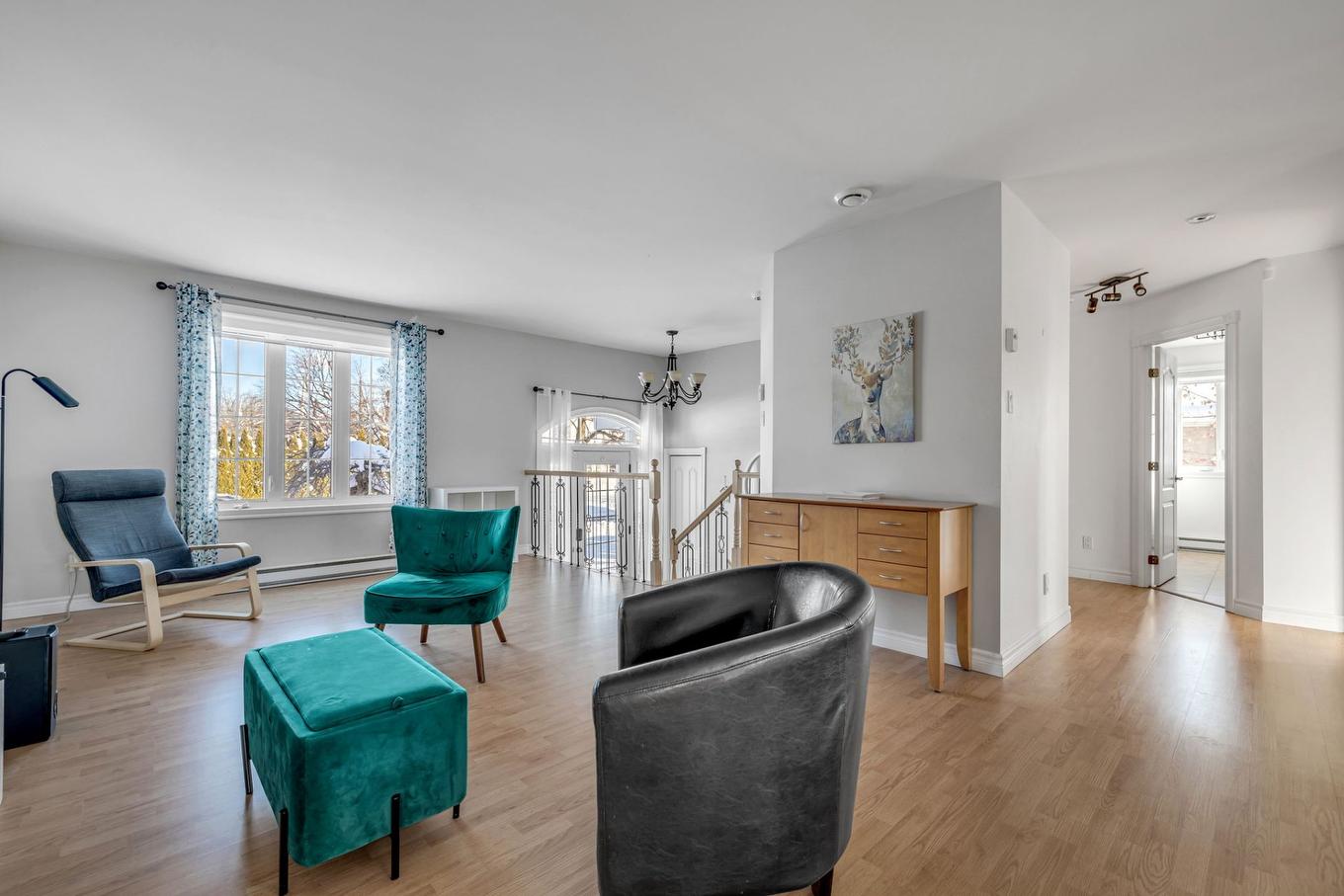 Salon - 7305Z - 7307Z Av. Des Faisans, Québec (Charlesbourg), QC - Indoor Photo Showing Living Room