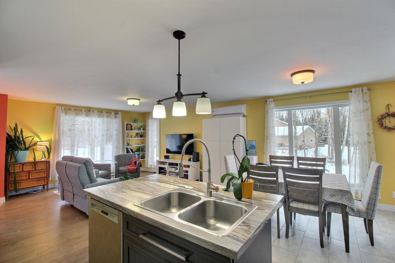 Cuisine - 1030 Ch. Bergeron, Rouyn-Noranda, QC - Indoor Photo Showing Kitchen With Double Sink
