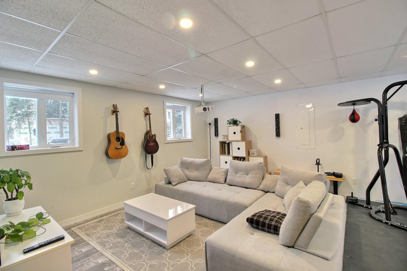 Salle familiale - 1030 Ch. Bergeron, Rouyn-Noranda, QC - Indoor