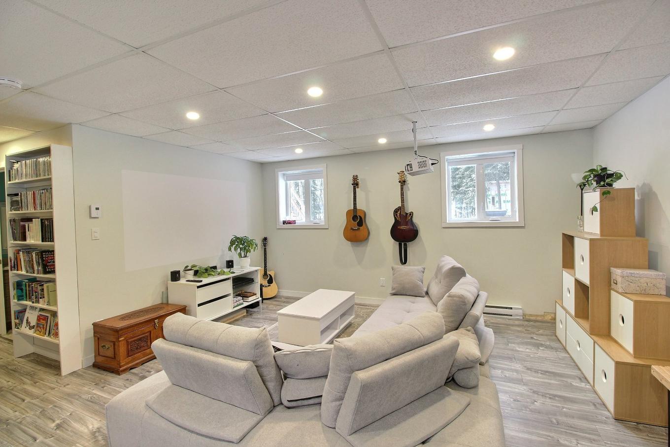 Salle familiale - 1030 Ch. Bergeron, Rouyn-Noranda, QC - Indoor