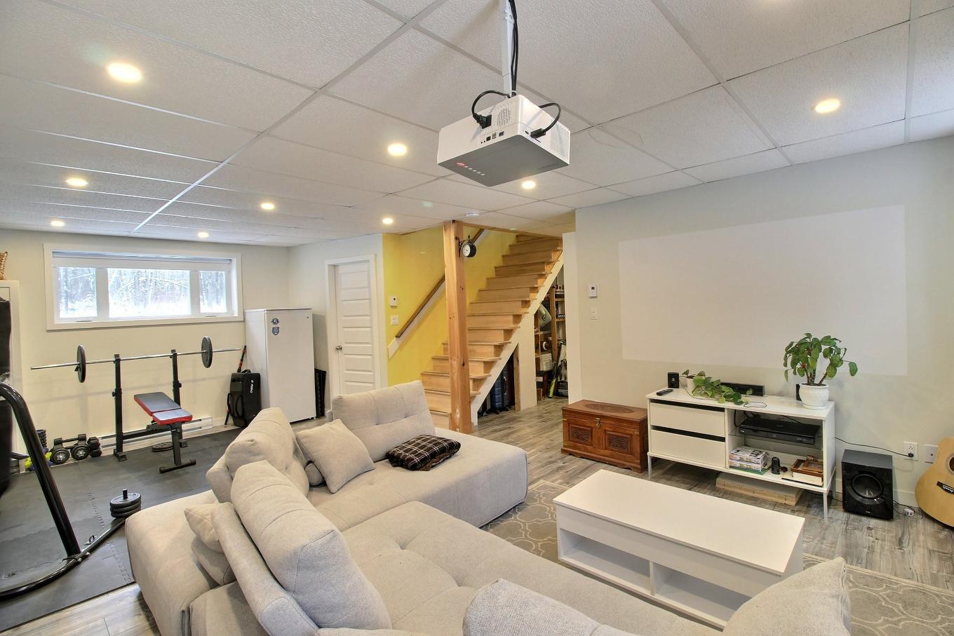 Salle familiale - 1030 Ch. Bergeron, Rouyn-Noranda, QC - Indoor