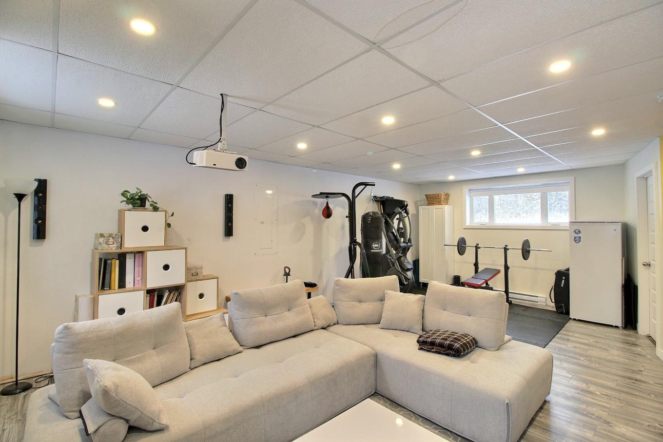 Salle familiale - 1030 Ch. Bergeron, Rouyn-Noranda, QC - Indoor Photo Showing Basement