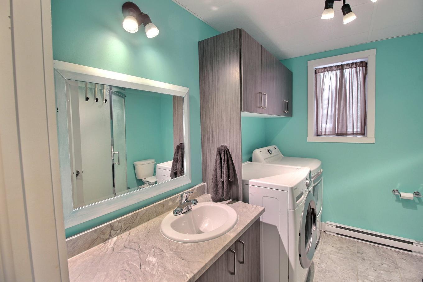 Salle de bains - 1030 Ch. Bergeron, Rouyn-Noranda, QC - Indoor Photo Showing Laundry Room