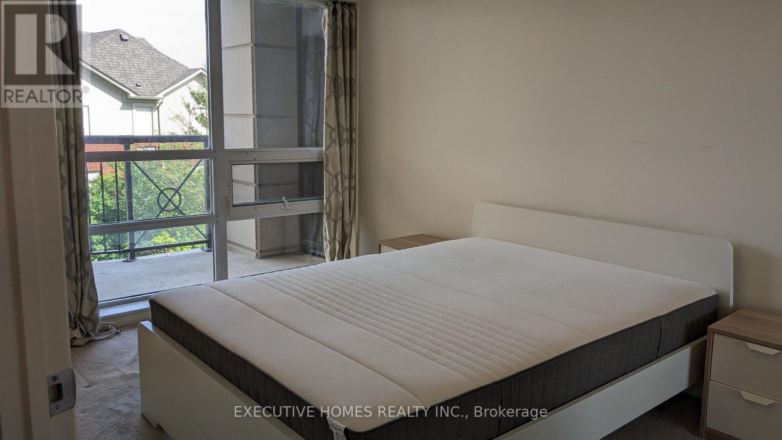 307 - 2379 Central Park Drive, Oakville, ON - Indoor Photo Showing Bedroom