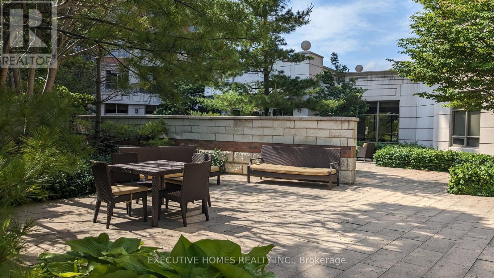 307 - 2379 Central Park Drive, Oakville, ON - Outdoor