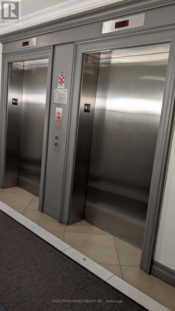 307 - 2379 Central Park Drive, Oakville, ON - Indoor Photo Showing Other Room