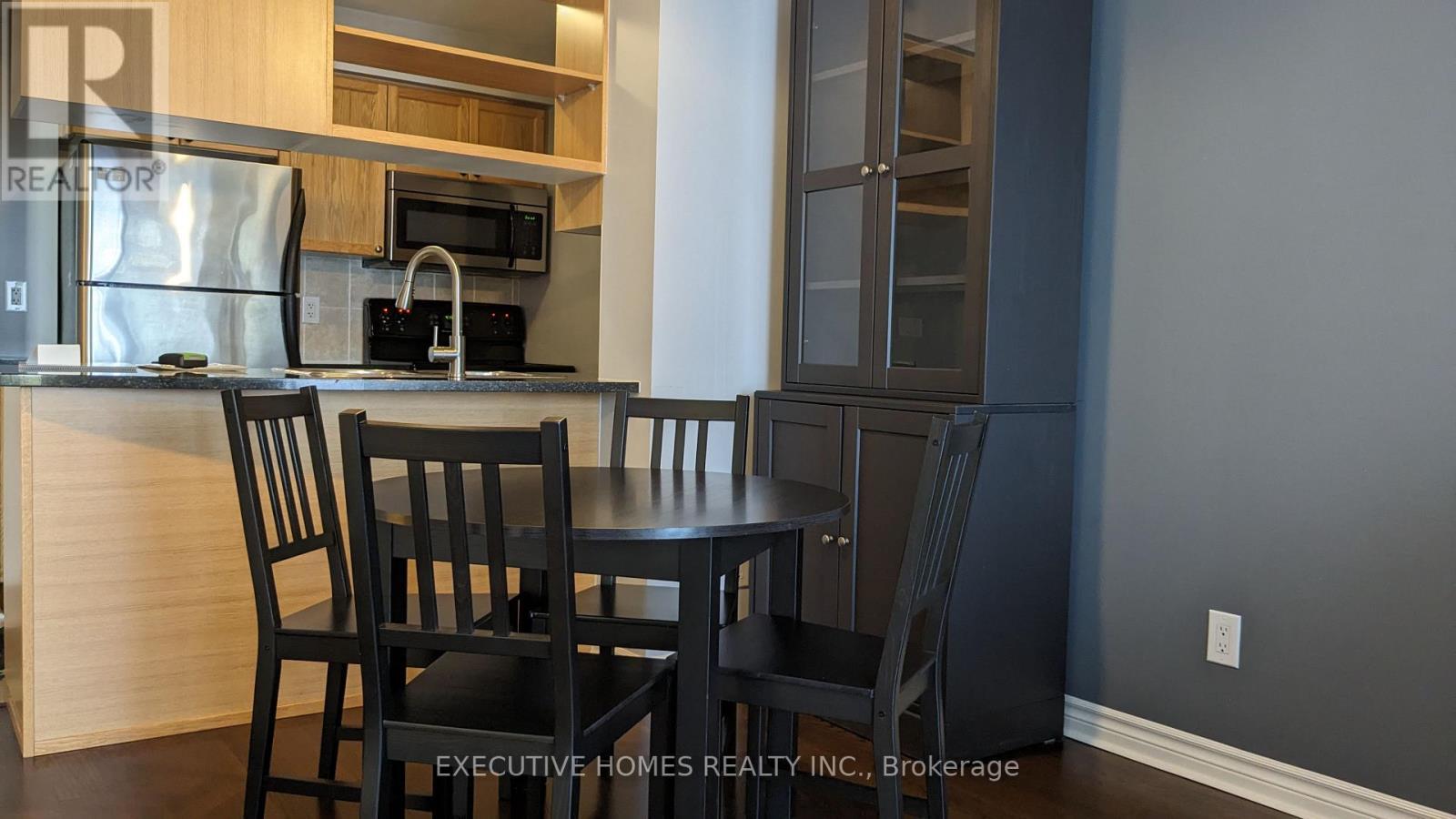 307 - 2379 Central Park Drive, Oakville, ON - Indoor Photo Showing Other Room