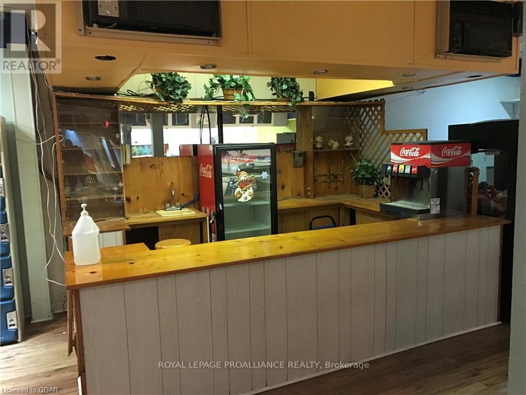 31-33 Dundas Street E, Quinte West (Trenton Ward), ON