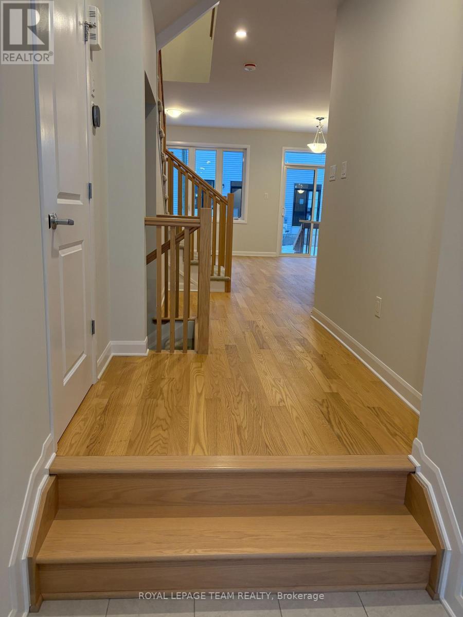 506 Ingenuity Row, Ottawa, ON - Indoor Photo Showing Other Room