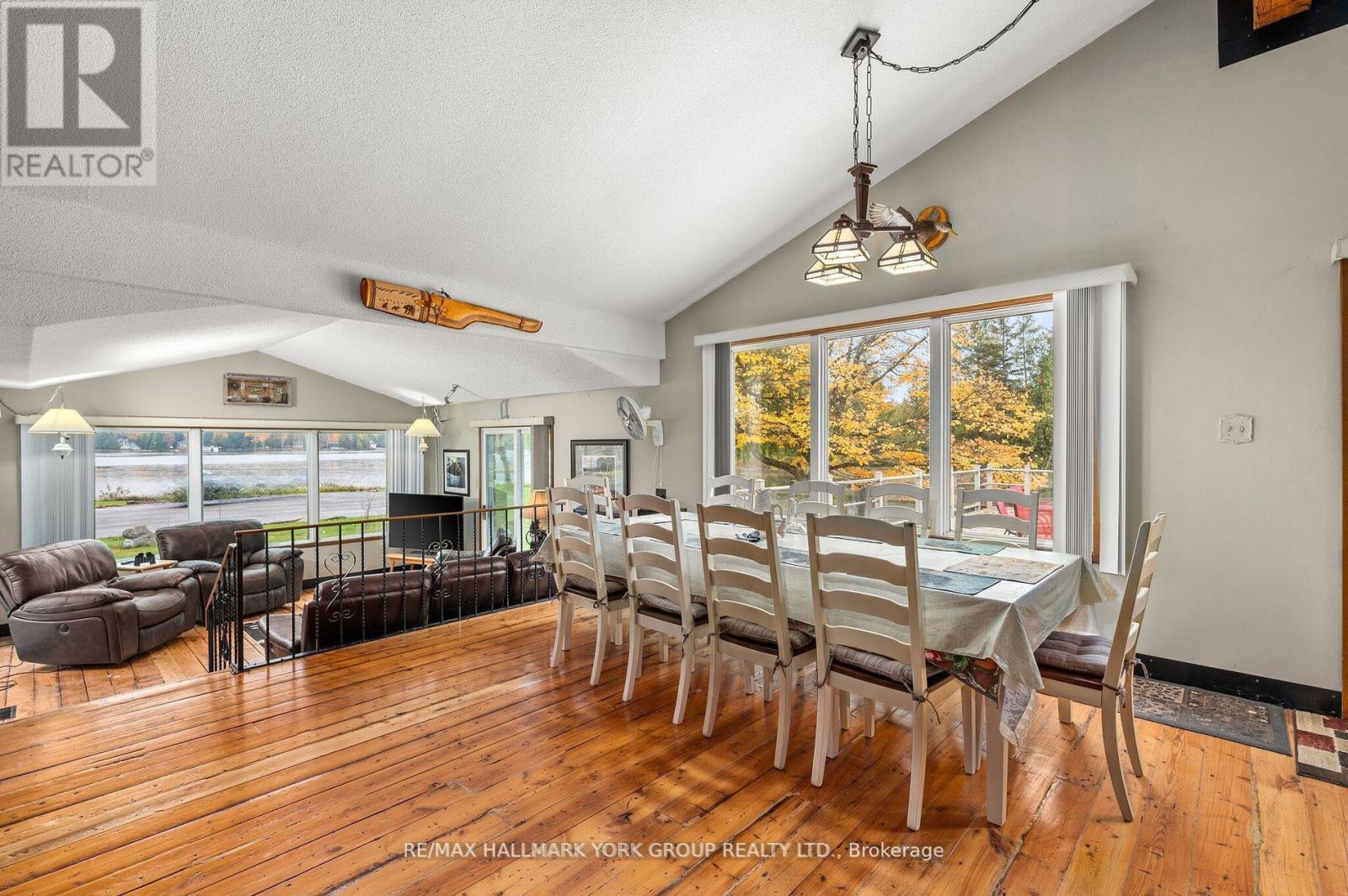 102 Albert Street, Kawartha Lakes, ON - Indoor Photo Showing Dining Room