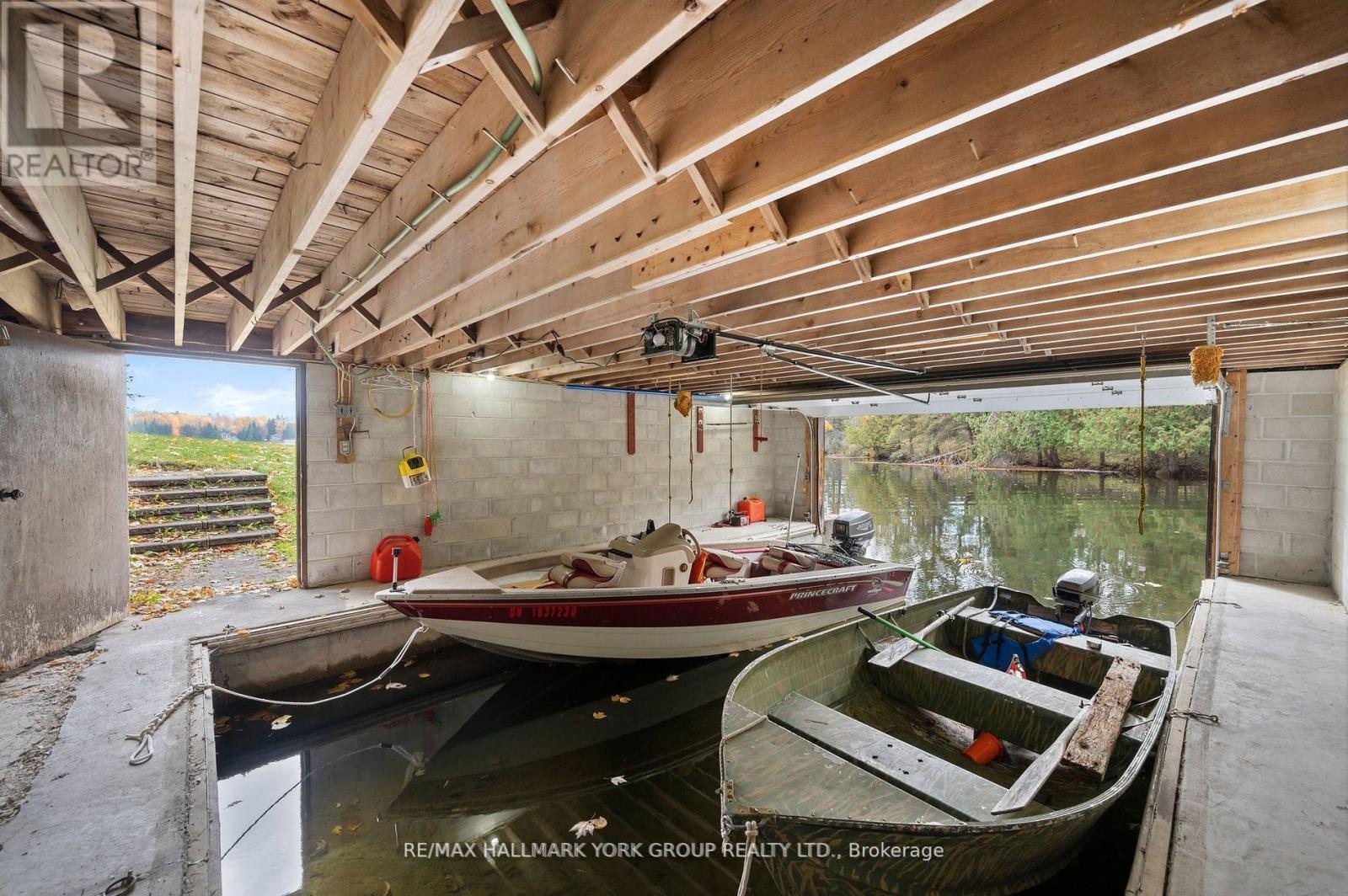 102 Albert Street, Kawartha Lakes, ON - Indoor