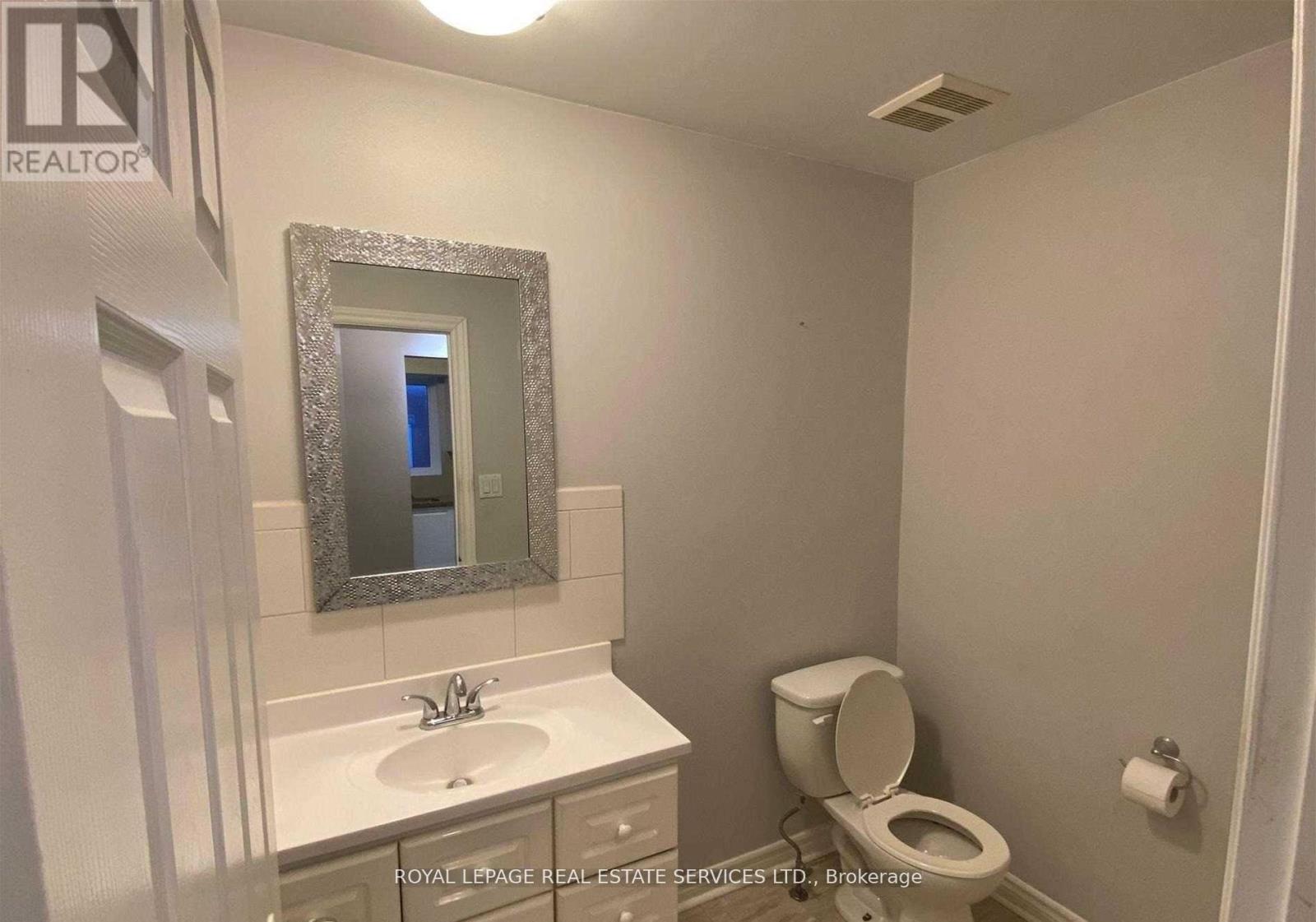 4 - 10 Main Street S, Halton Hills, ON - Indoor Photo Showing Bathroom