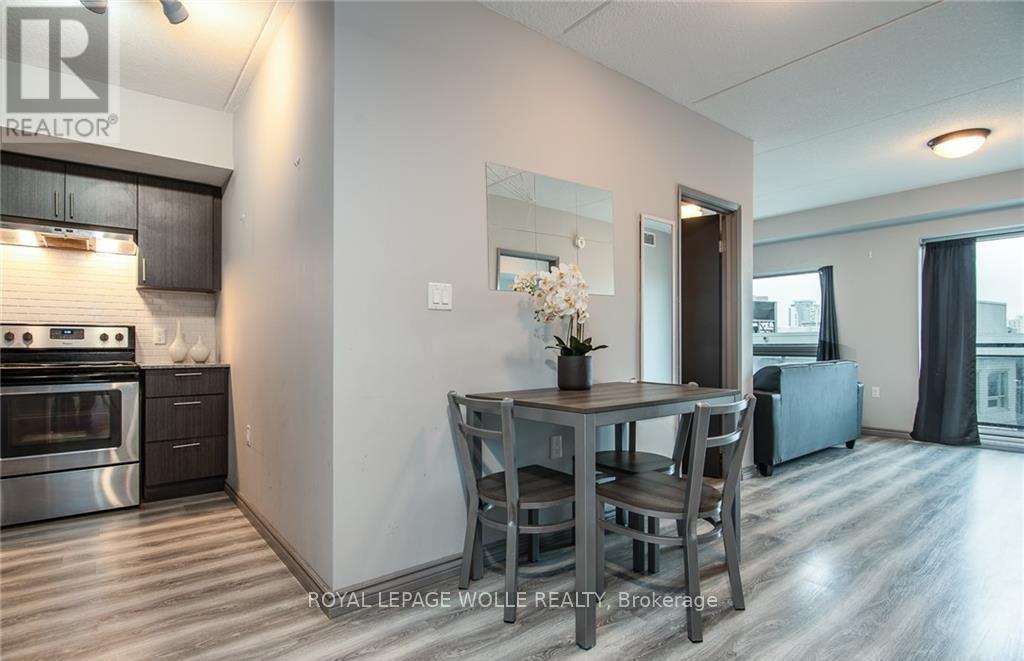 609F - 275 Larch Street, Waterloo, ON - Indoor