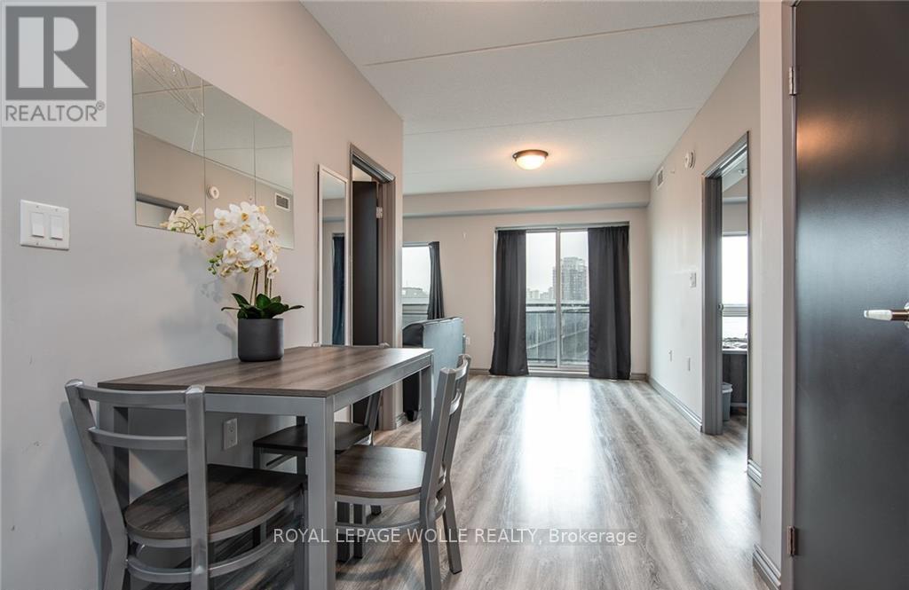 609F - 275 Larch Street, Waterloo, ON - Indoor Photo Showing Dining Room