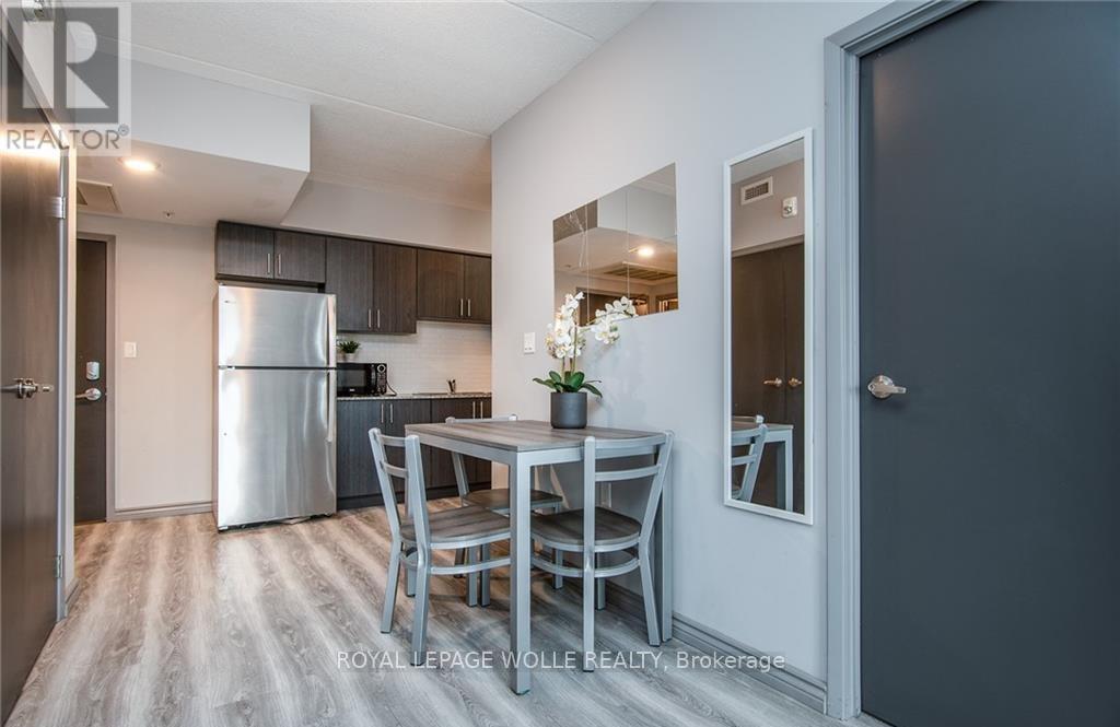 609F - 275 Larch Street, Waterloo, ON - Indoor