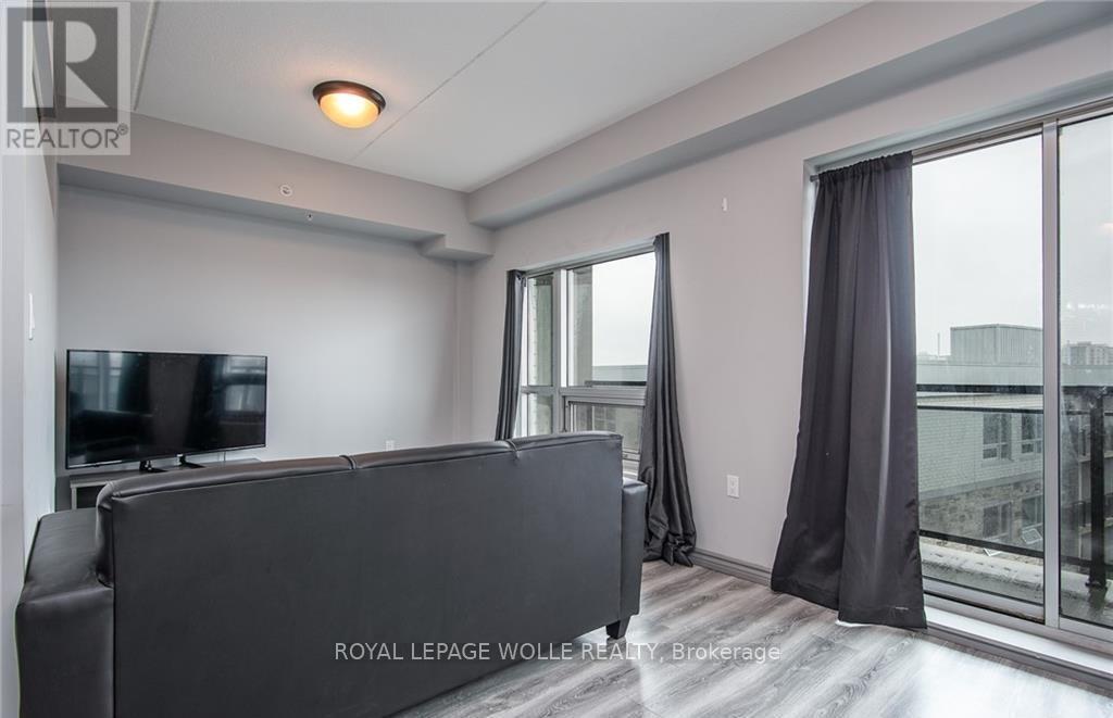 609F - 275 Larch Street, Waterloo, ON - Indoor