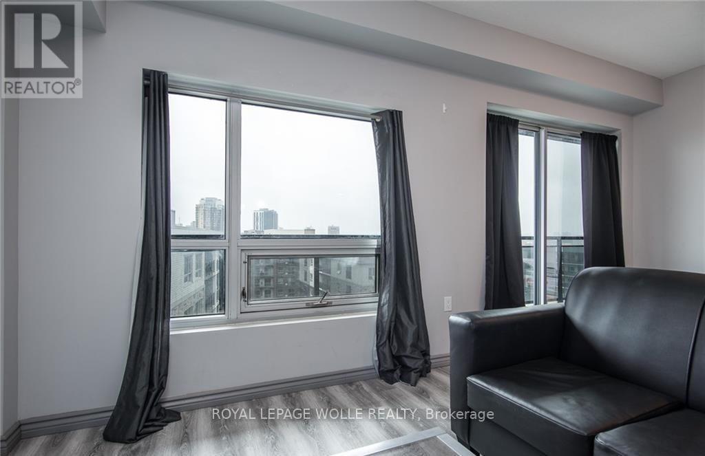 609F - 275 Larch Street, Waterloo, ON - Indoor